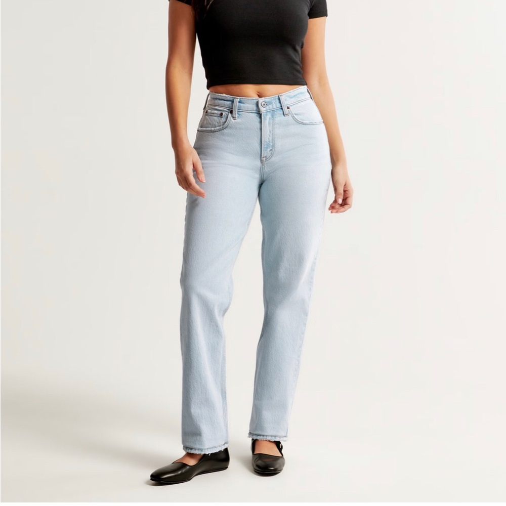 Curve Love Mid Rise 90s Straight Jean 30" inseam size 10R new with tags